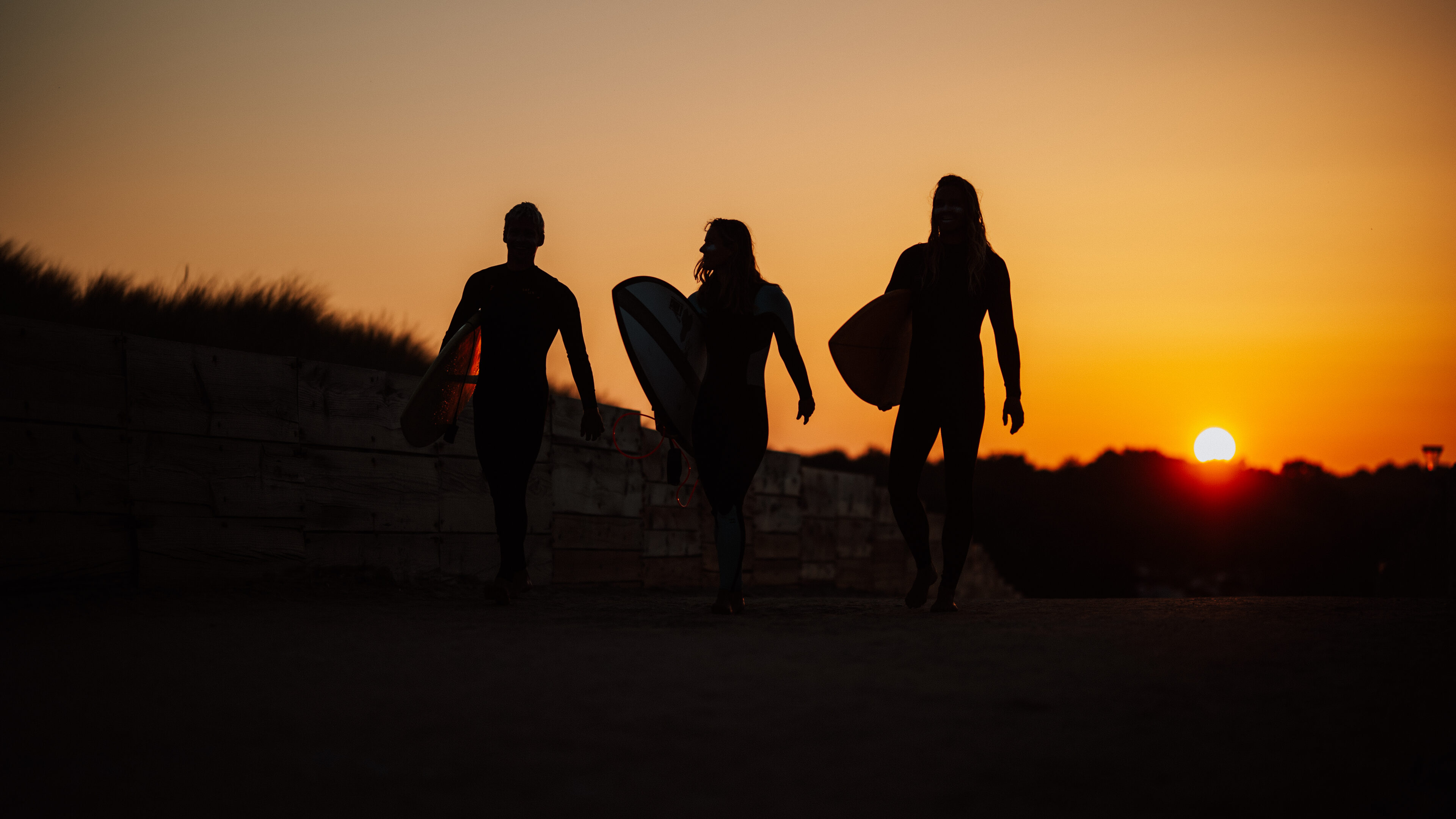 Zonsondergang op surfkamp in het buitenland!