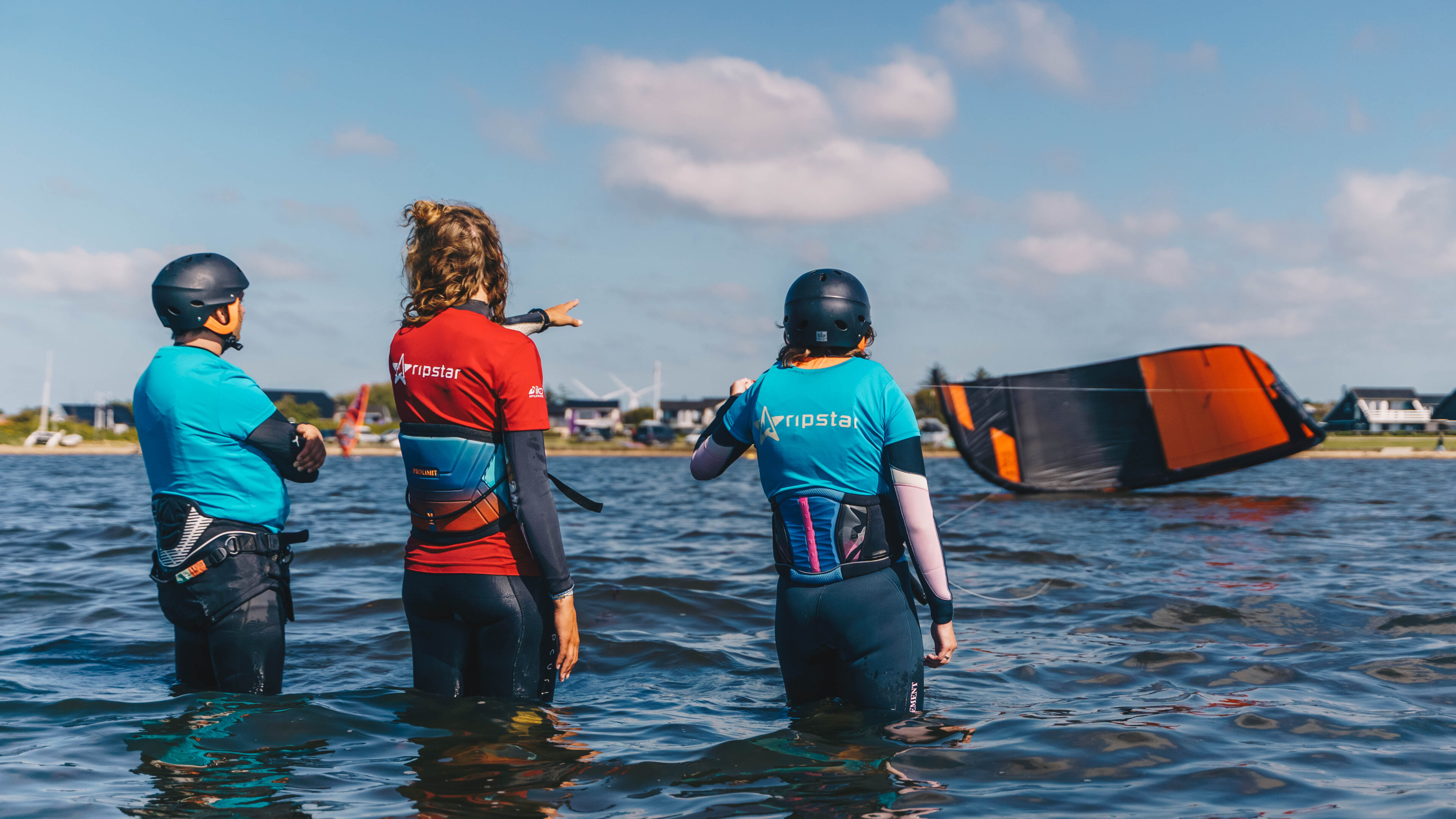 Instructeur en kite deelnemer